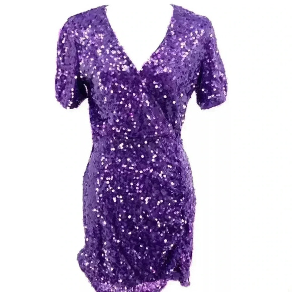 Leyden Dresses & Skirts - Leyden dress

PTP approx 17” (open front)
Length approx 35”